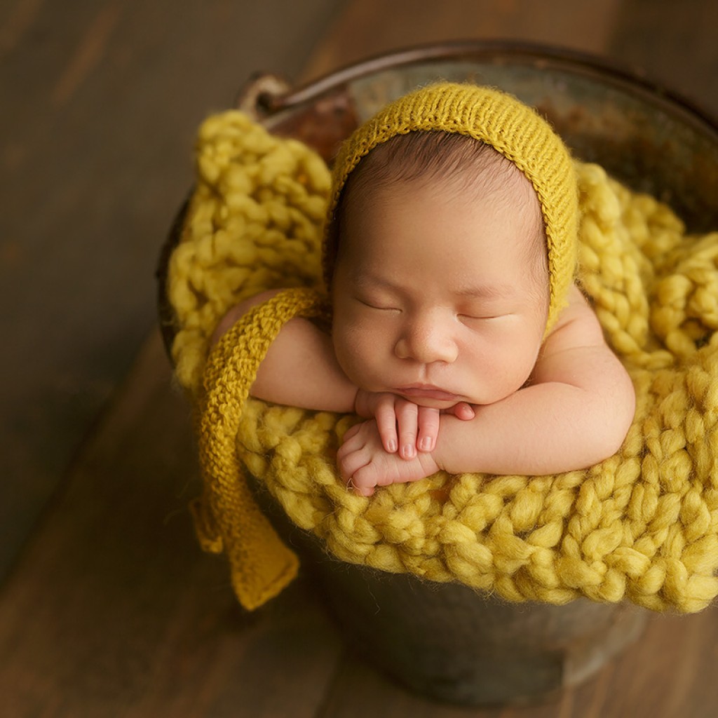 Bucket pose is a favorite pose of mine, Shelly Rosen, San Diego baby photographer based in San Marcos Ca.