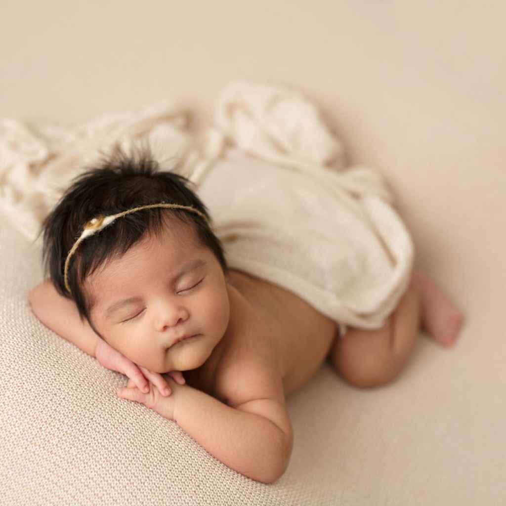 This image from Shelly Rosen Photography in San Marcos, Ca showcases a popular table pose, sometimes called forward facing.
